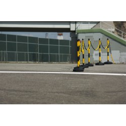 Sloupek k řetězu 90cm žluto-černý,  betonový podstavec