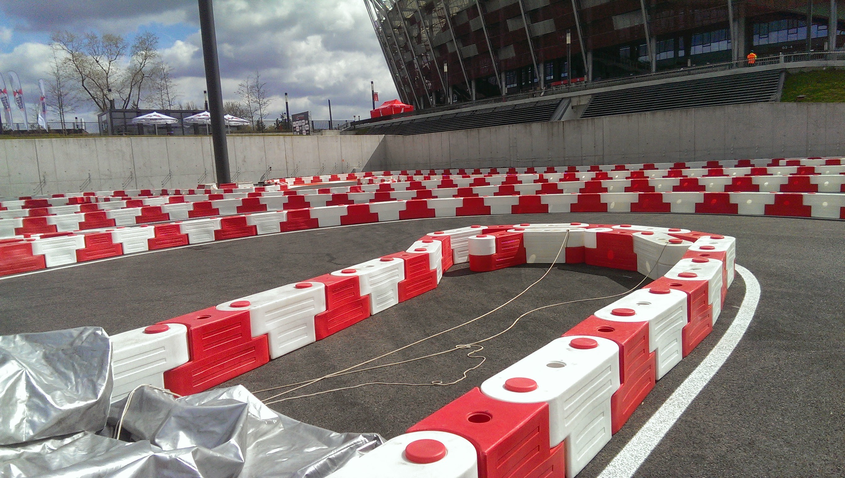 BARIÉRY KARTINGOVÉ