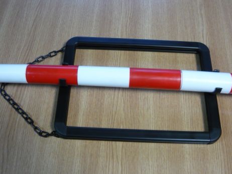 Závěsná informační tabulka - rám A4 ke sloupku