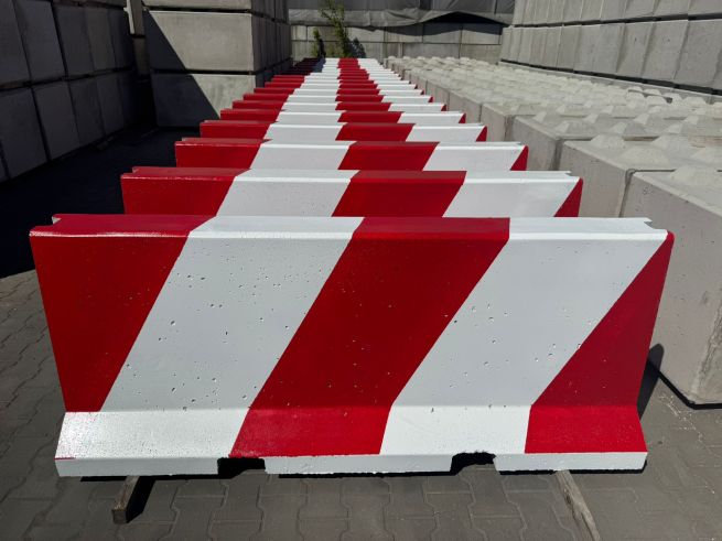Betonová bariéra B35/45 oboustranně malovaná