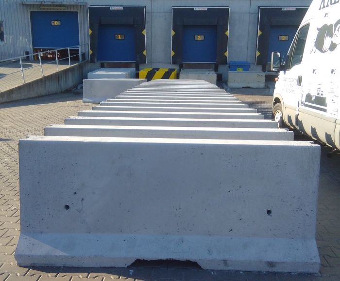Betonová bariéra C30/37