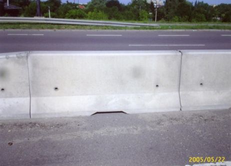 Concrete barrier two-sided B20 / 25