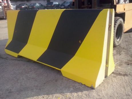 Concrete Barrier U-14b BPPS-1 Double-Sided – Painted Yellow / Black