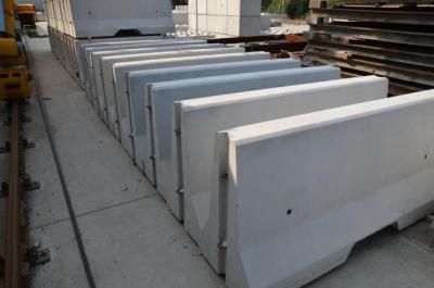 Concrete barrier two-sided B20 / 25