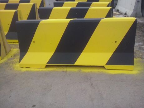 Concrete Barrier U-14b BPPS-1 Double-Sided – Painted Yellow / Black