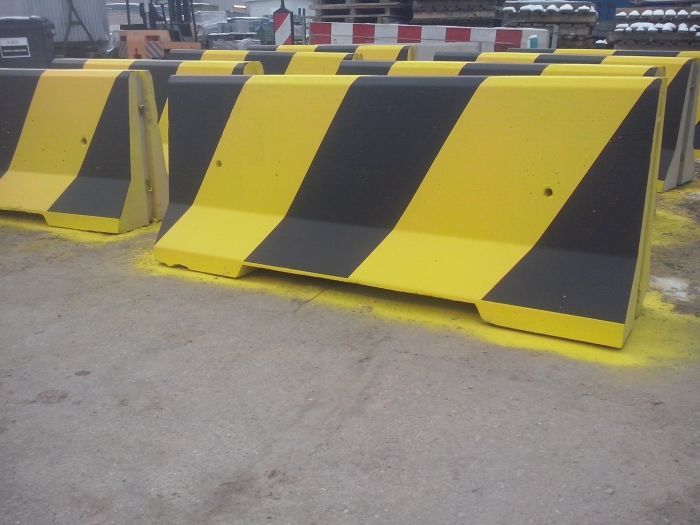 Concrete barrier B35/45 - yellow/black