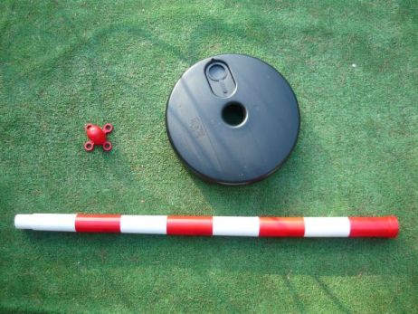 Stĺpik na reťaz 90 cm bielo-červený, plastový podstavec